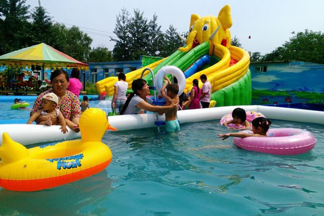 龙子湖儿童充气游泳池